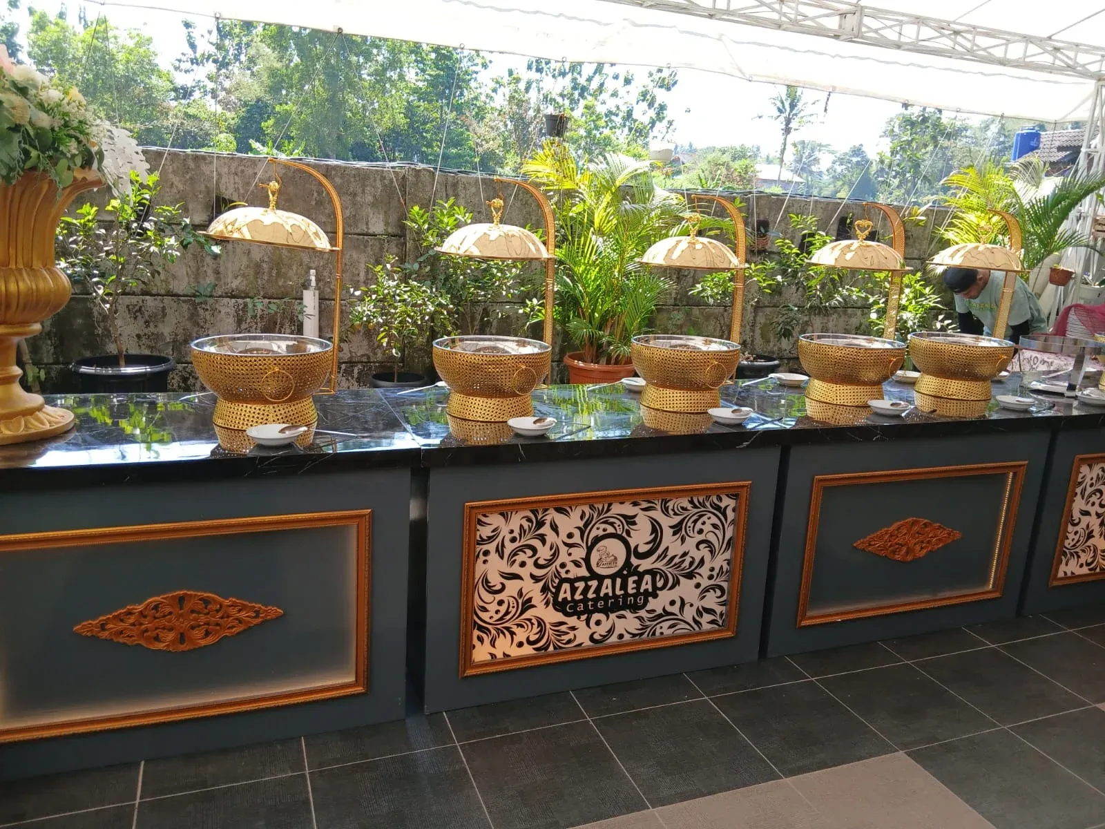 Tempat makan bersama dan pendopo bersantap di Dalem Kamulyan